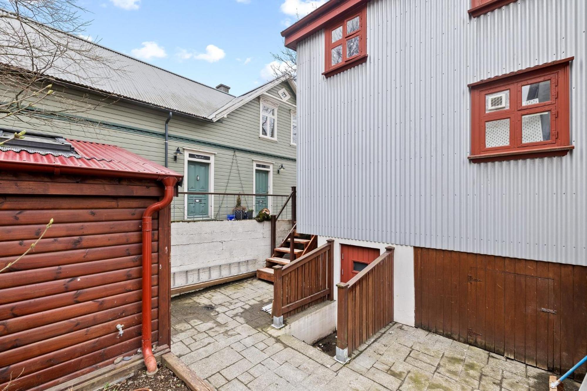 Downtown Reykjavik Baldursbra Holiday Home Exterior photo