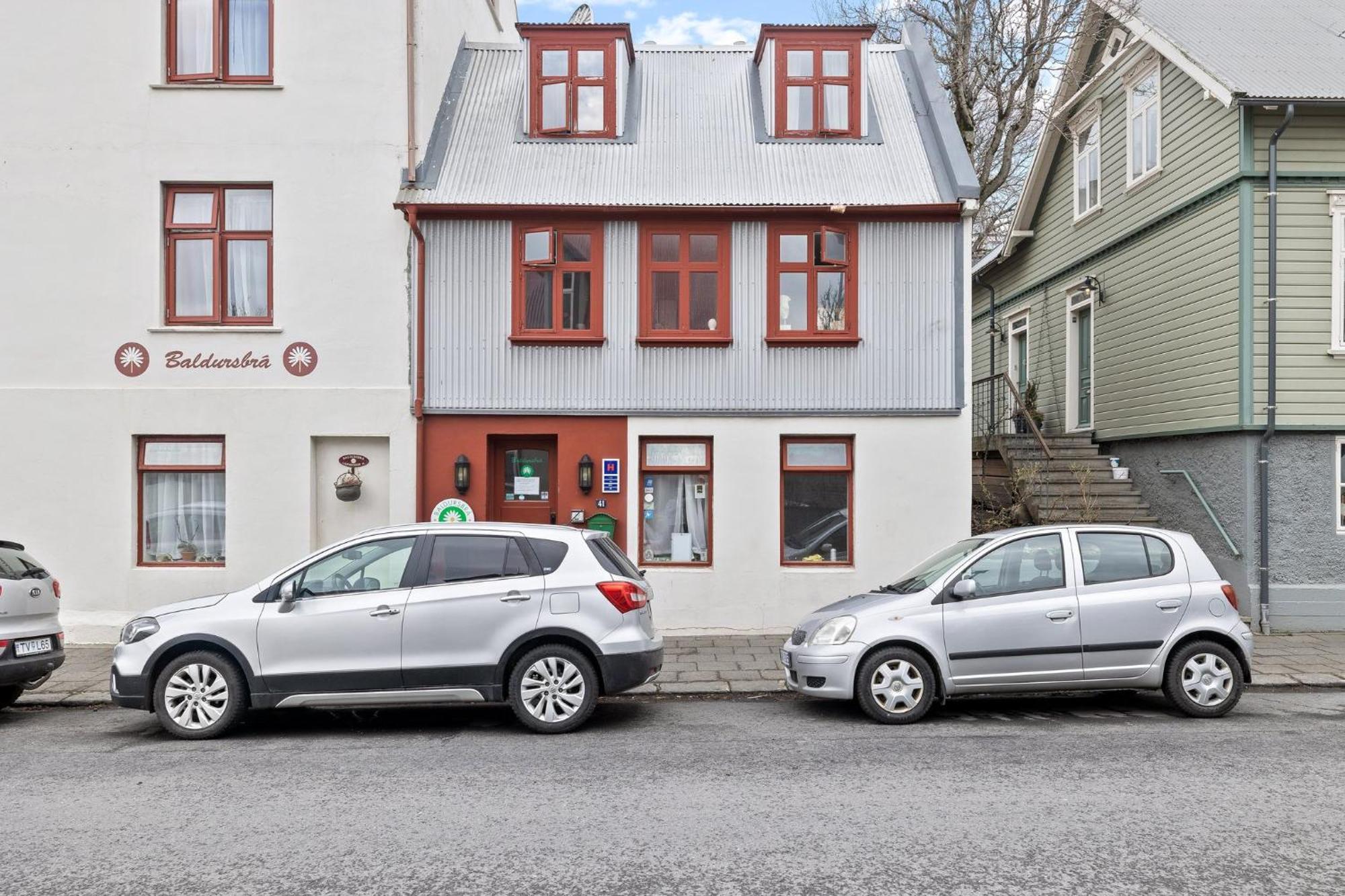 Downtown Reykjavik Baldursbra Holiday Home Exterior photo